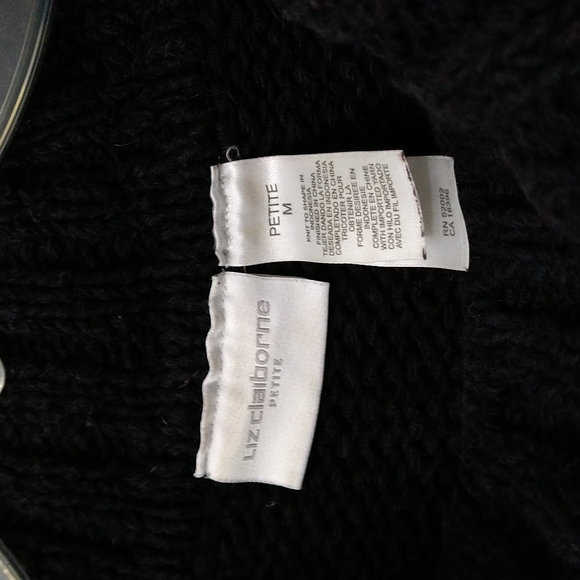 Women's Liz Claiborne sweater size Petite Medium, black - Picture 2 of 3